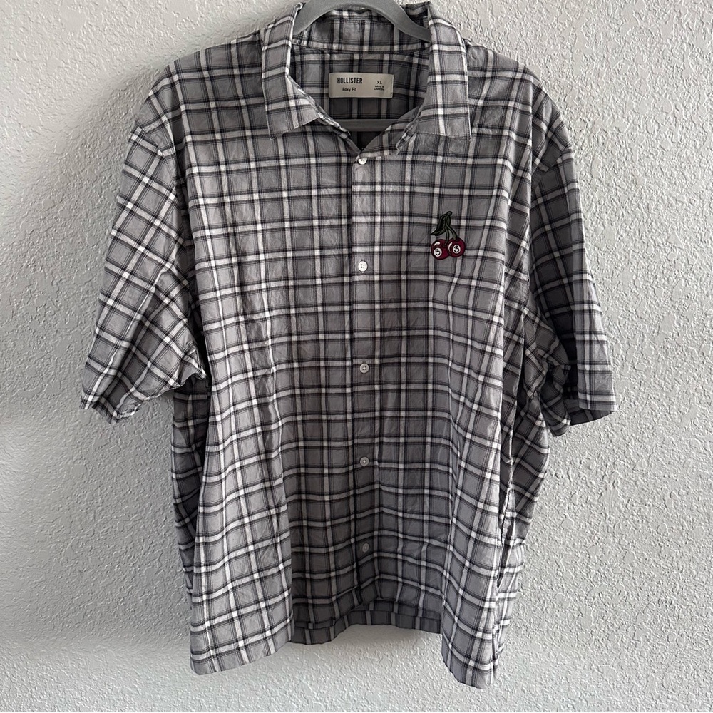 Hollister Boxy Fit Plaid Button Down Shirt Men’s XL Cherry Patch